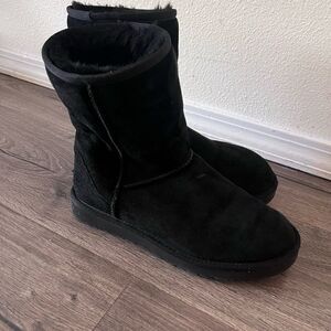 Ugg classic Women Mid Calf Shoes size 8